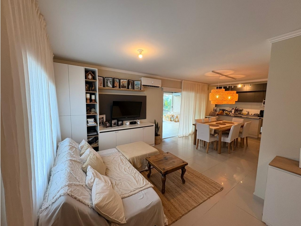 CASA DE CATEGORIA - BARRIO "RESERVA TAJAMAR" - ALTA GRACIA - 1