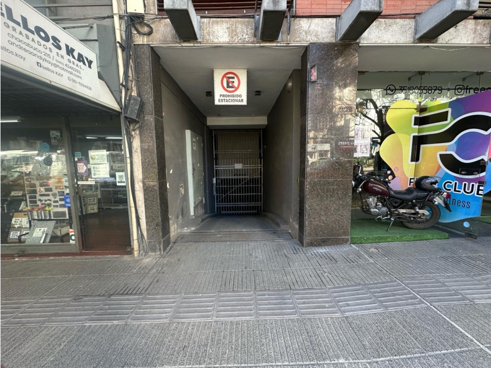 ALQUILER O VENTA - PLENO CENTRO - CHACABUCO 229 - 2