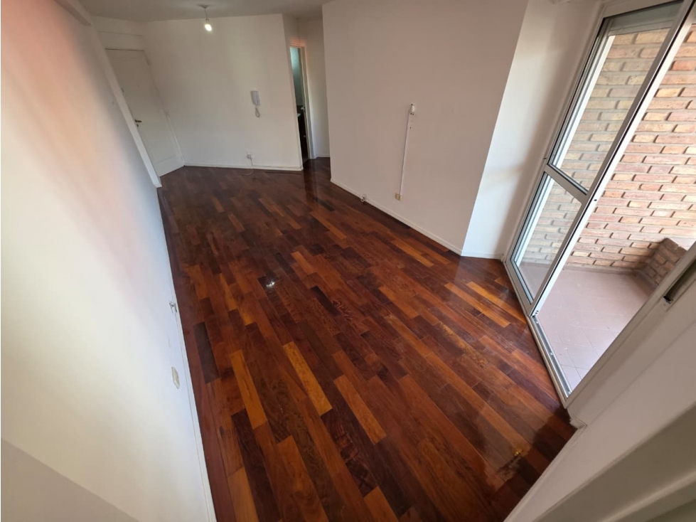 DEPARTAMENTO DE CATEGORIA - 1 DORMITORIO CON BALCON - PISO ALTO — foto 4