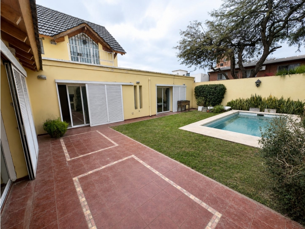 CASA 4 DORM - JARDINES DEL JOCKEY - AMPLIOS ESPACIOS - PILETA - 3