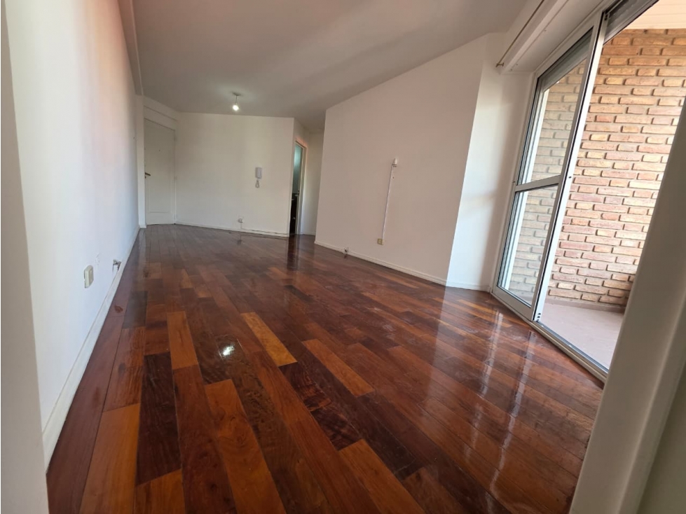 DEPARTAMENTO DE CATEGORIA - 1 DORMITORIO CON BALCON - PISO ALTO — foto 5