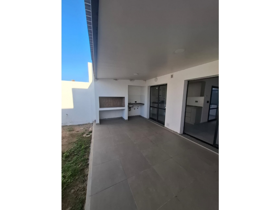 VENTA - CASA 2 DORMITORIOS - COCHERA - PATIO CON ASADOR - DOCTA — foto 5
