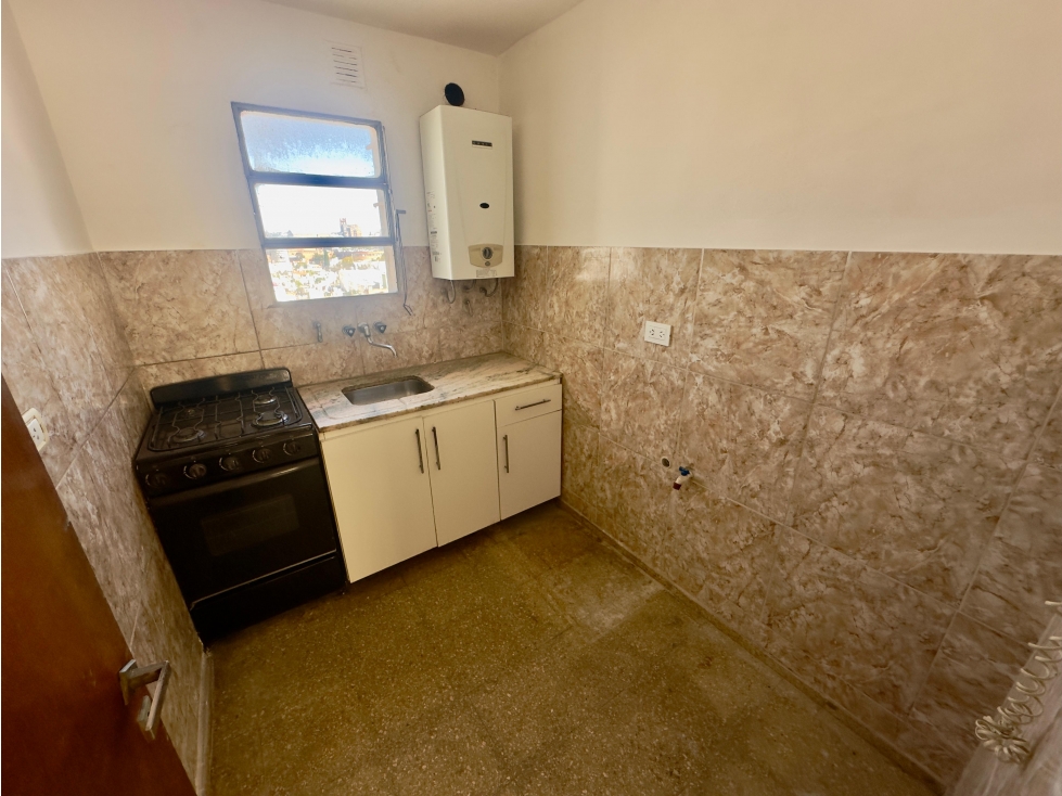 VENTA - 2 DORMITORIOS - PISO ALTO Y LUMINOSO - ALBERDI — foto 4