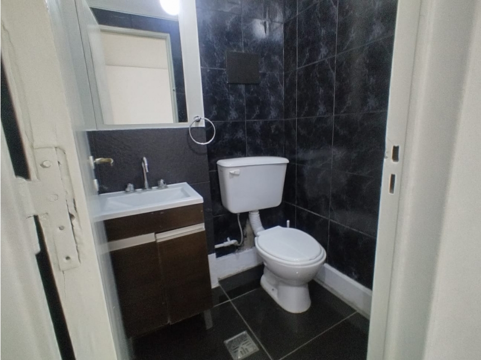 LOCAL COMERCIAL + SUBSUELO - FRENTE A PATIO OLMOS - OB. TREJO Nº 345 - 5