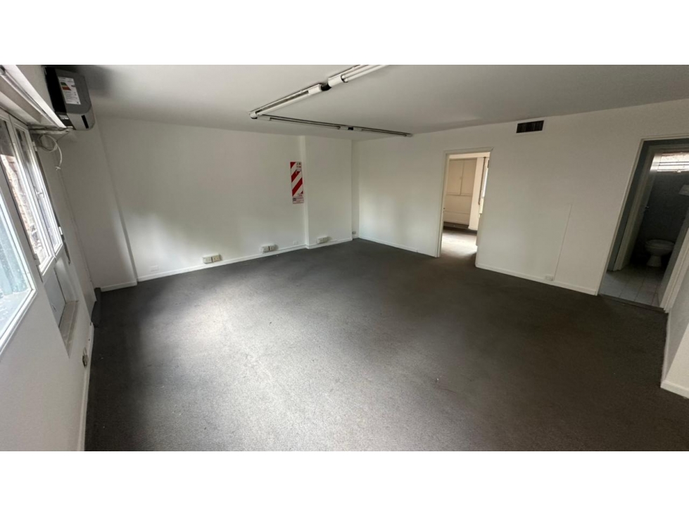 ALQUILER - OFICINA - BV CHACABUCO - 140m2 - 6