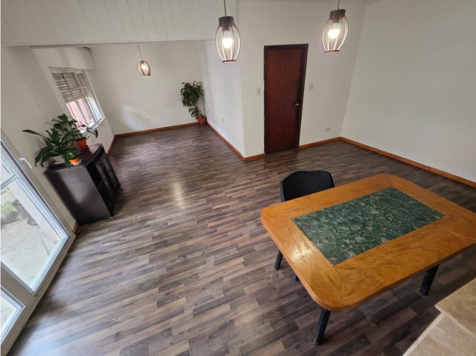 VENTA - 4 DORMITORIOS - PISO COMPLETO SIN EXPENSAS - BALCON EXTERNO
