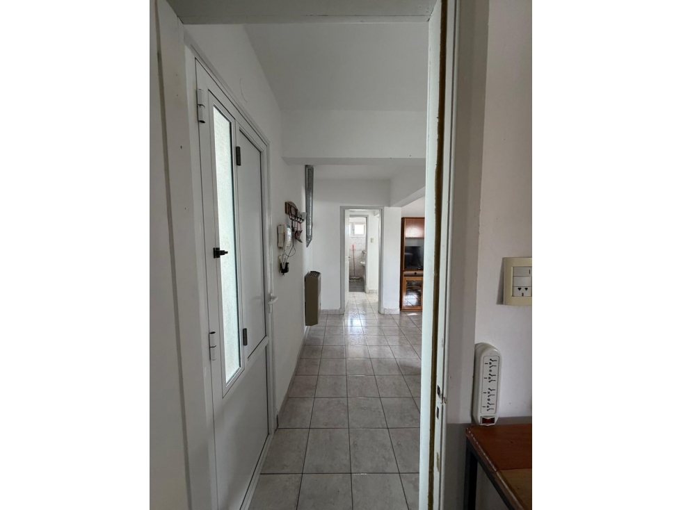 2 Ambientes a 2,5 cuadras del mar y 4 de Peatonal 83 - 3