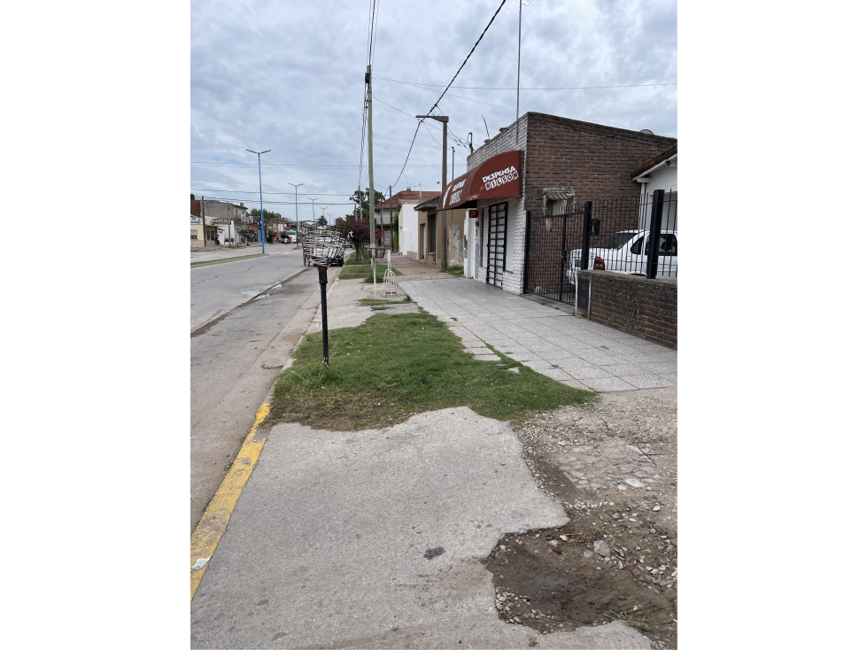 taller, galpon lavadero gomeria sobre Av 75 entre 68 y 70 - 6