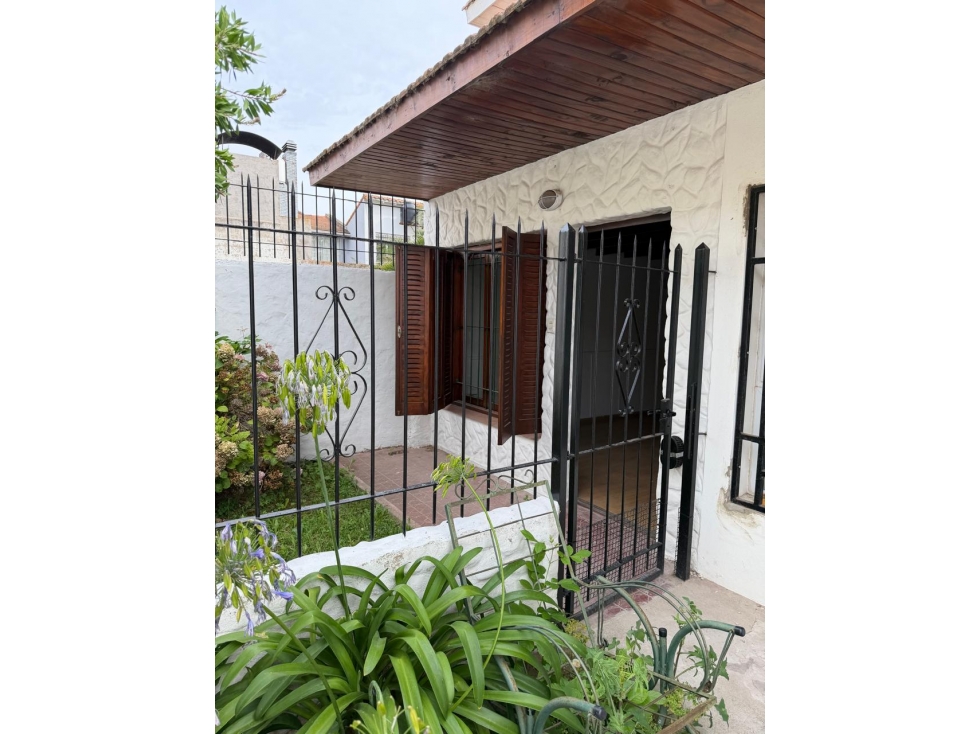 duplex dos dormitorios amplio patio - 1