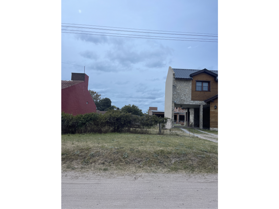 Terreno de 10 mts de Frente por 40mts de fondo sobre 105 - 2