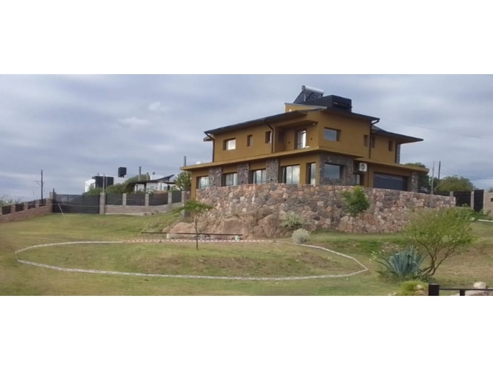 VENTA EXCLUSIVA CASA CON HELIPUERTO VILLA DEL LAGO - 1