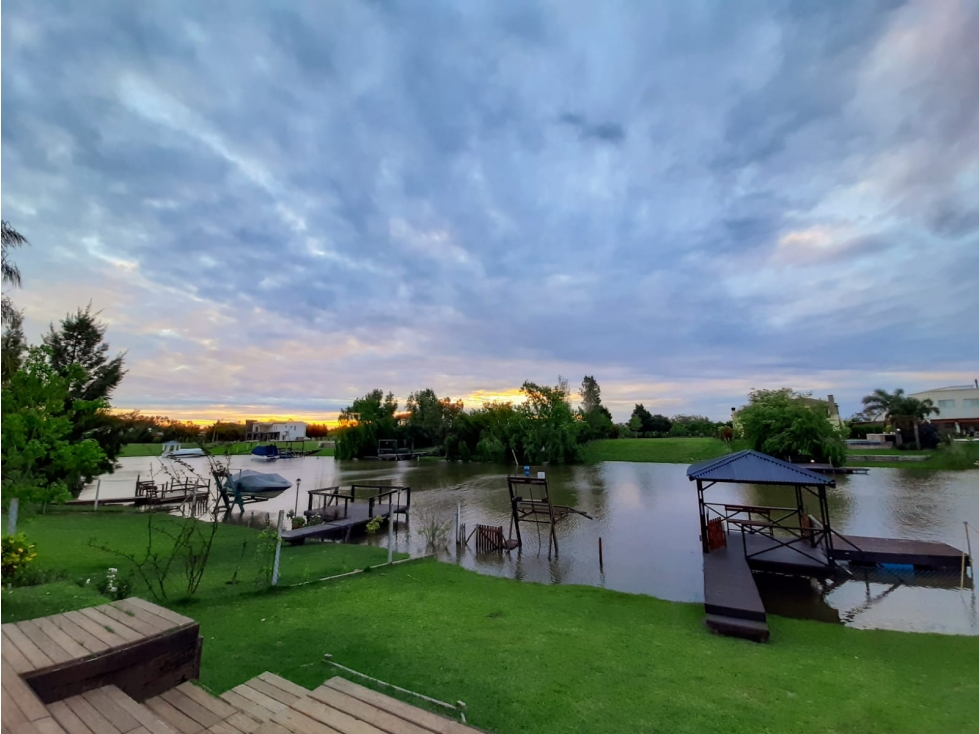 VENTA CASA SAN MARCO TIGRE FRENTE AL RIO MUELLE GALERIA PISCINA — foto 6