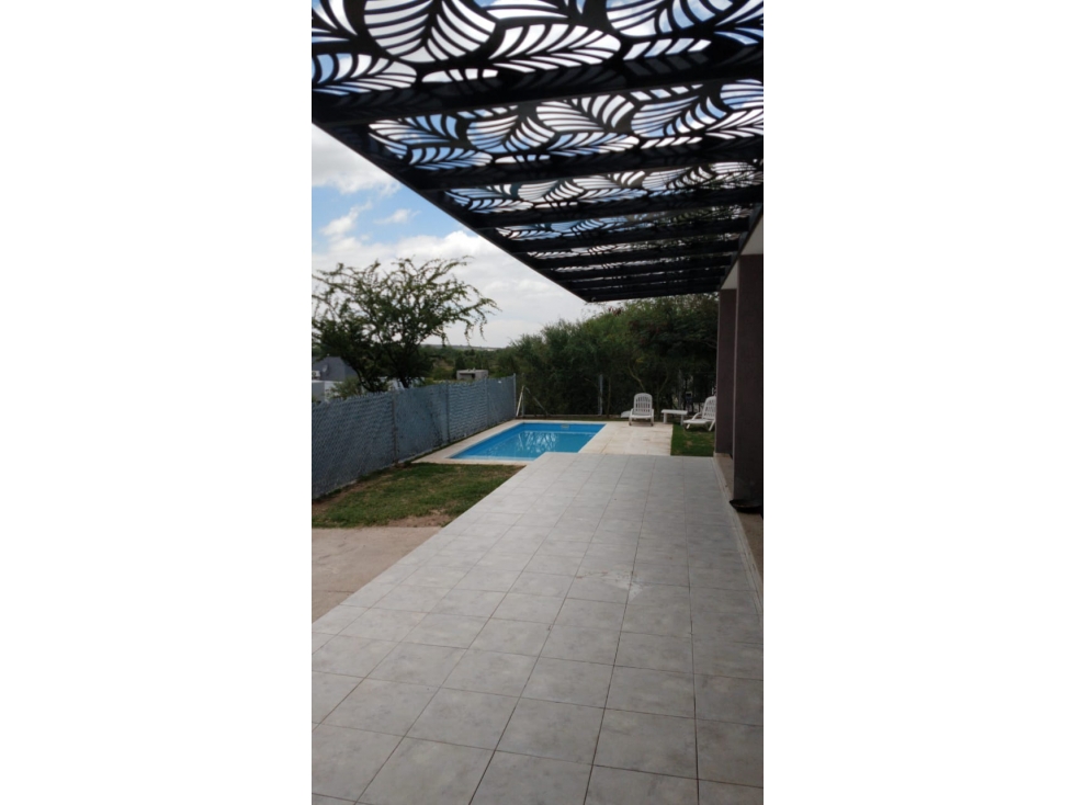 VENTA CHALET CORDOBA LAS CAÑITAS BARRIO PRIVADO CARLOS PAZ PISCINA - 1