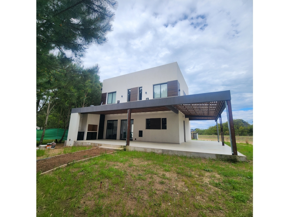 PINAMAR, CASA A ESTRENAR 3 DORMITORIOS, JARDIN, PARRILLA — foto 4
