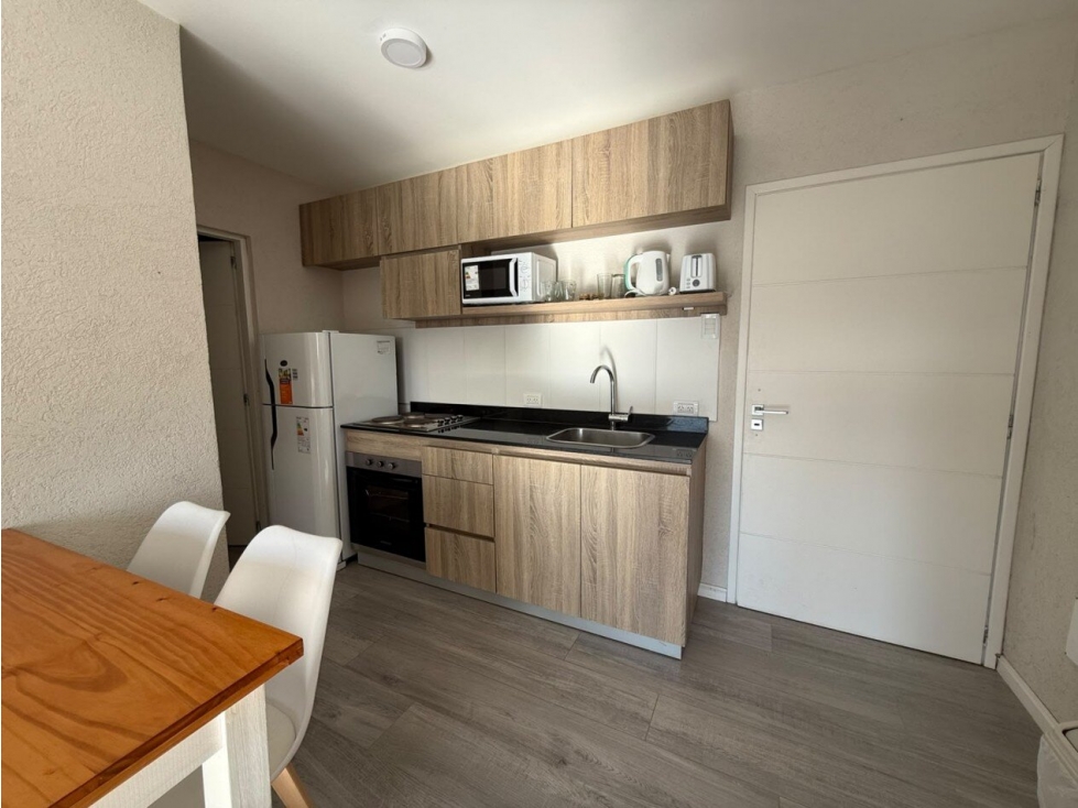PINAMAR, MODERNO DEPTO CENTRICO EN VENTA 2 AMB COMO NUEVO — foto 4