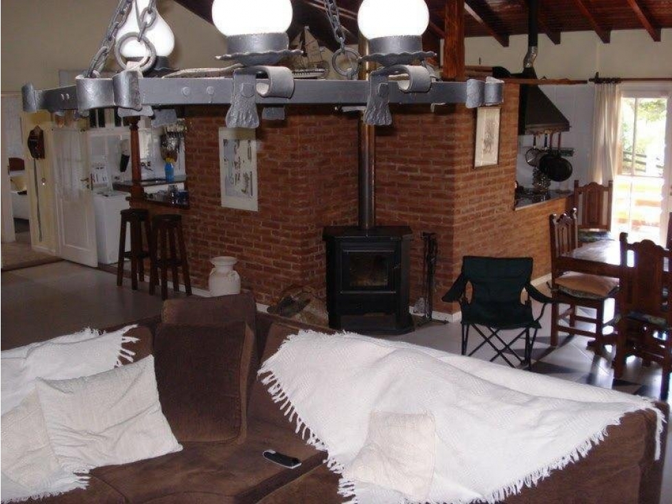 CASA EN VENTA CARILO 6 DORM + DEP A 4 CUADRAS DE LA PLAYA — foto 6