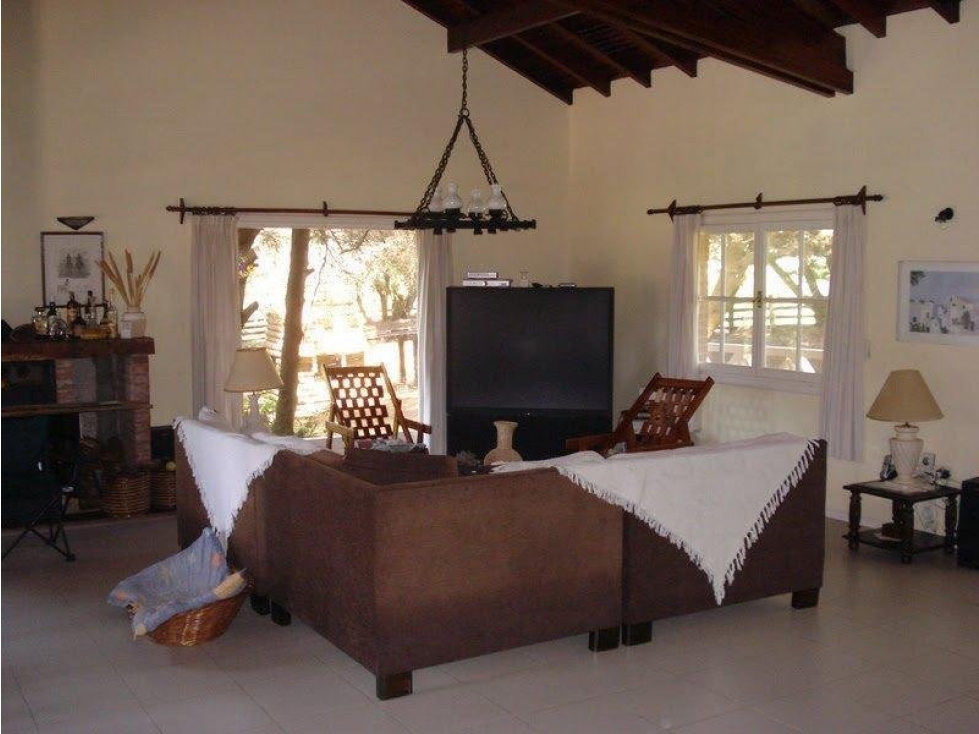 CASA EN VENTA CARILO 6 DORM + DEP A 4 CUADRAS DE LA PLAYA — foto 3