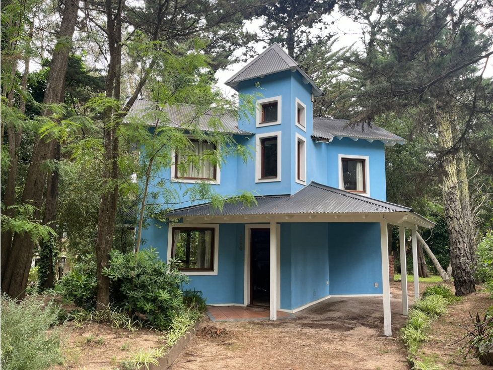 VALERIA DEL MAR BOSQUE, ORIGINAL CASA DE DISEÑO EN DOS PLANTAS — foto 2