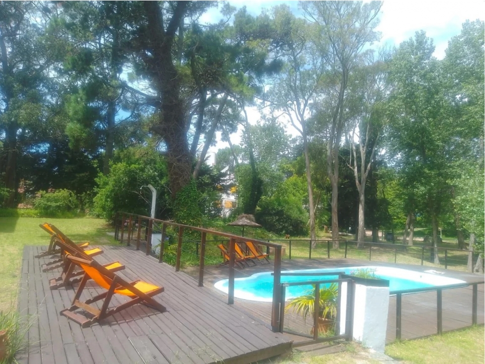 Inversión en Barrio Norte Gesell: Hotel Pionero con Gran Lote - 3