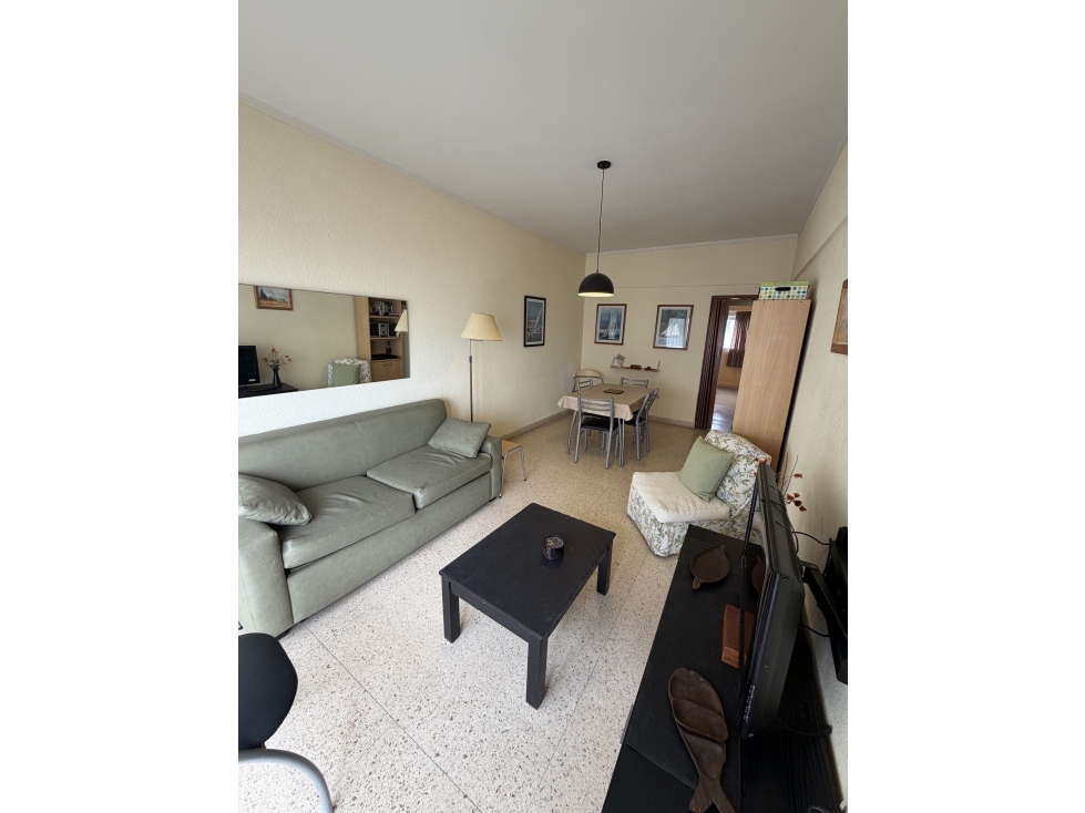VENTA. DEPARTAMENTO DE 2 AMB CON ESPACIO COCHERA. ZONA VARESE - 4