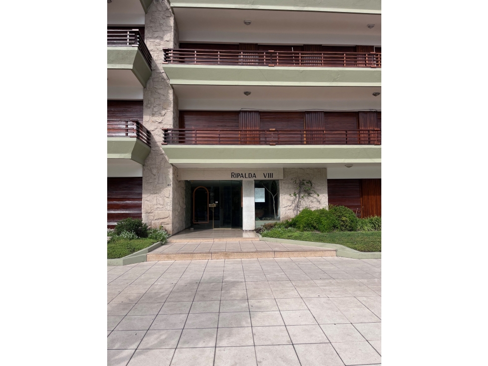 Departamento 3 amb con dependecia y cochera. Zona Varese — foto 4