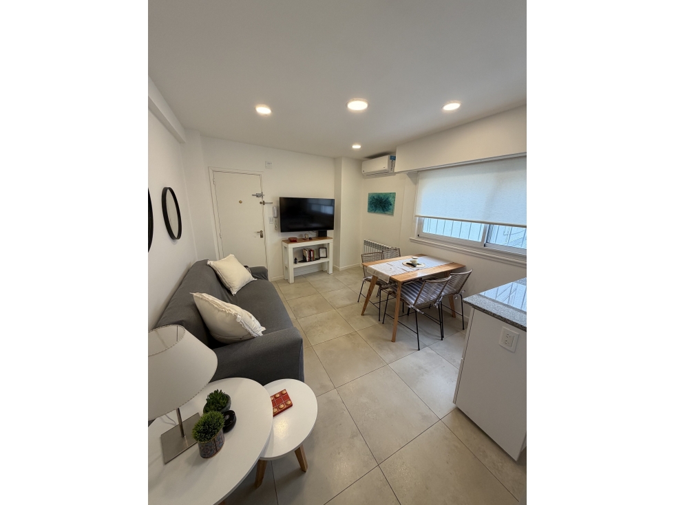 Departamento 2 amb con espacio cochera. Zona Varese — foto 4