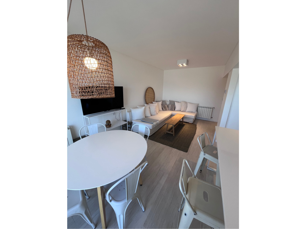 Departamento 2 amb con cochera. Zona Varese - 6
