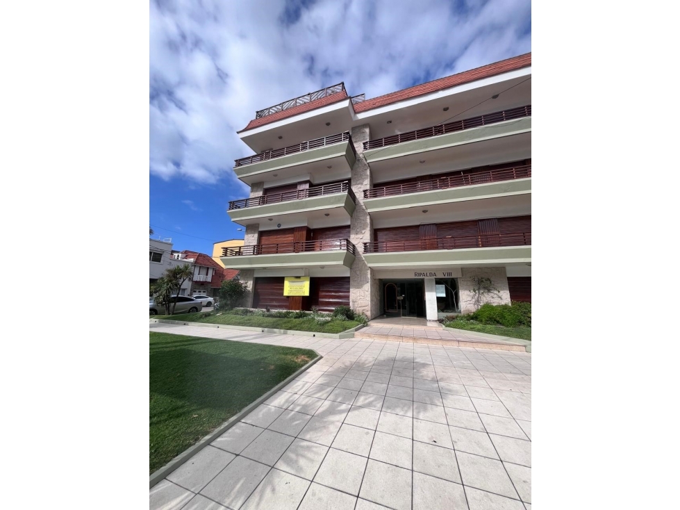 Departamento 3 amb con dependecia y cochera. Zona Varese — foto 2
