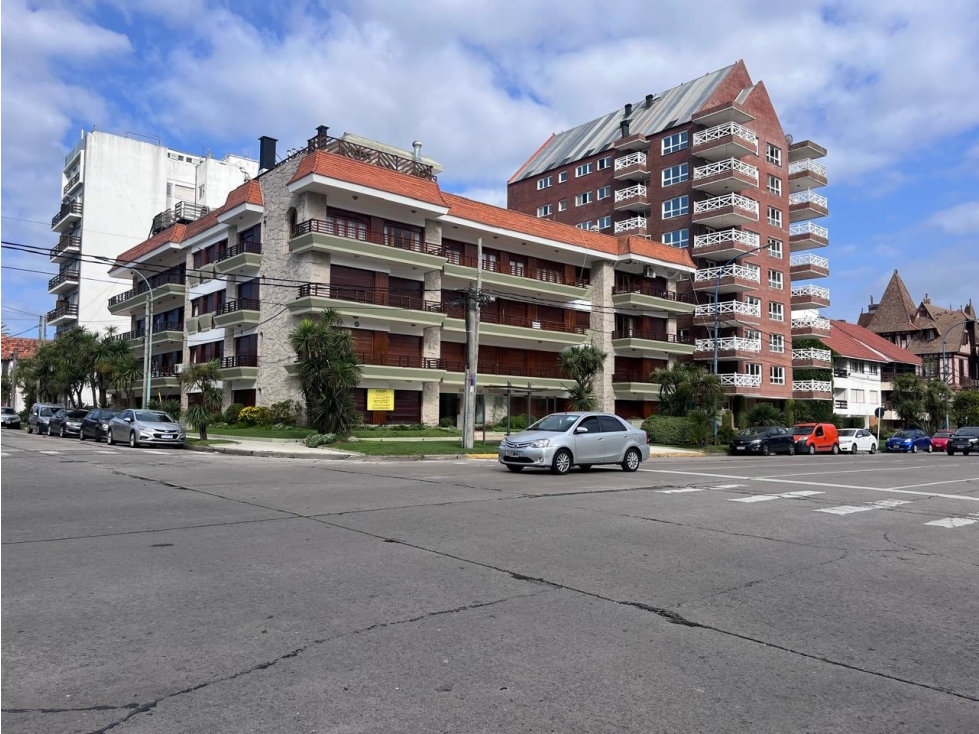 Departamento 3 amb con dependecia y cochera. Zona Varese — foto 3