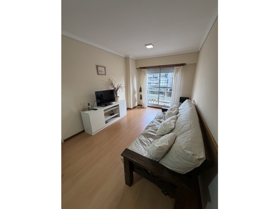 ALQUILER 24 MESES. Departamento 3 amb. Zona Varese - 2