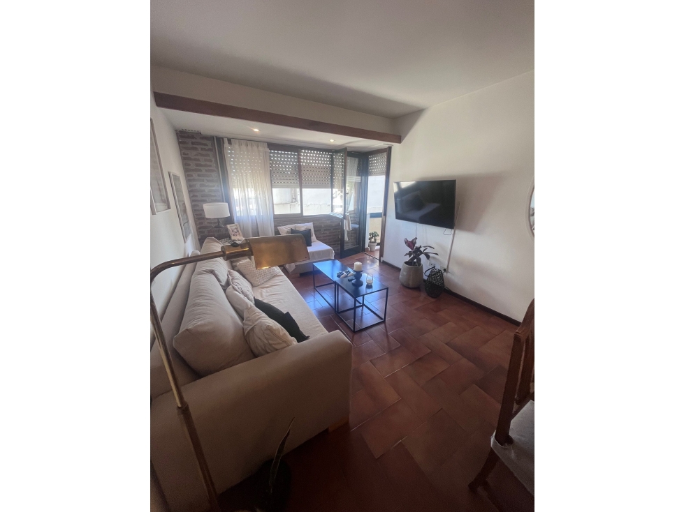 Departamento 3 amb con dependencia y cochera. Zona Chauvin