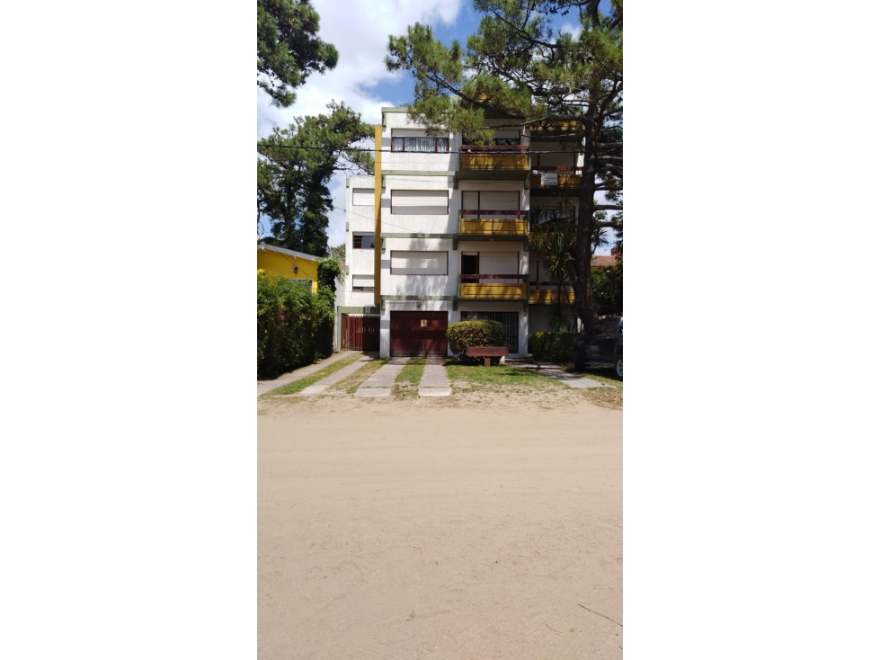 VENTA DEPARTAMENTO 2 AMBIENTES EN VILLA GESELL A METROS DE LA COSTA - 1