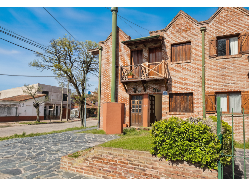 VENTA DUPLEX 3 AMBIENTES CON PATIO EN PARQUE LURO