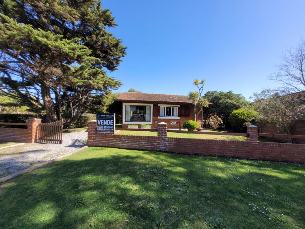 VENTA CASA 3 AMBIENTES CON PILETA Y QUINCHO EN MAR CHIQUITA - 1