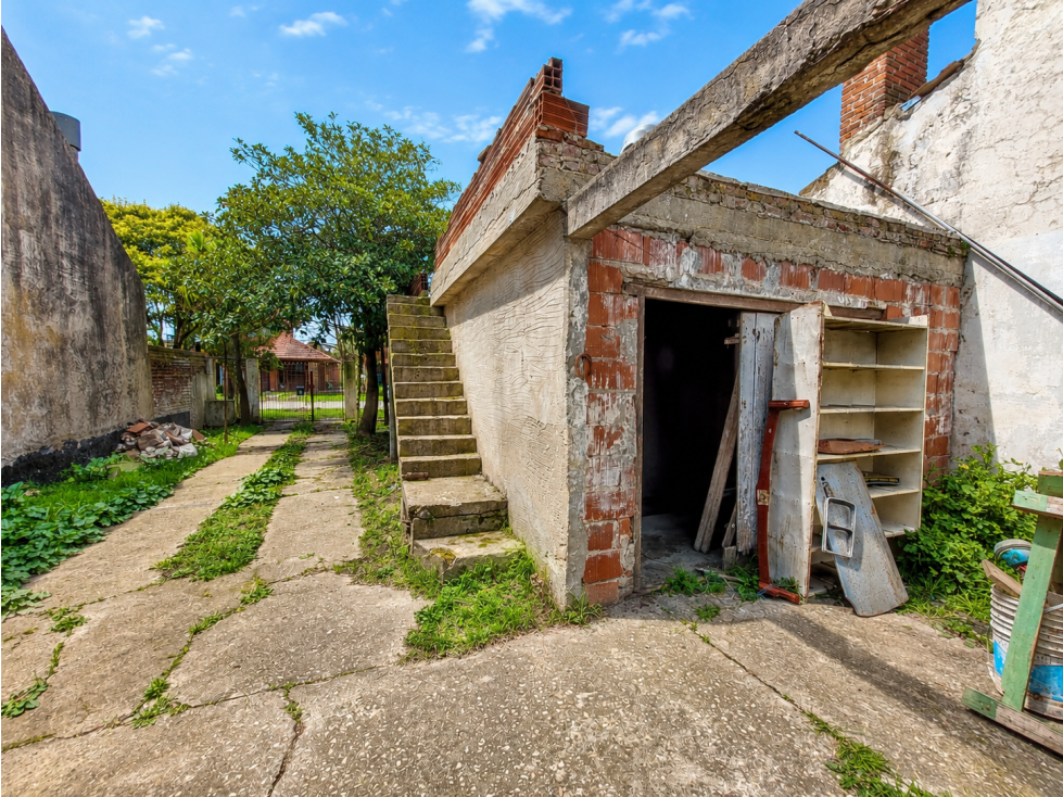 VENTA DE LOTE EN CAISAMAR DE 458 M2 CON VIVIENDA A RECICLAR O DEMOLER - 6