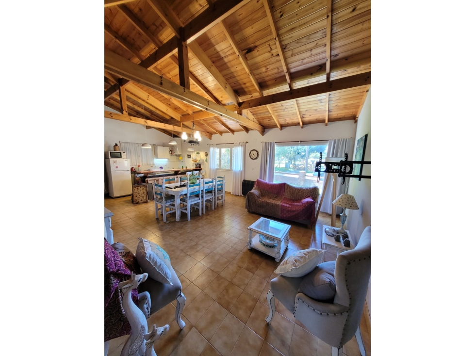 VENTA CASA 3 AMBIENTES CON PILETA Y QUINCHO EN MAR CHIQUITA - 4