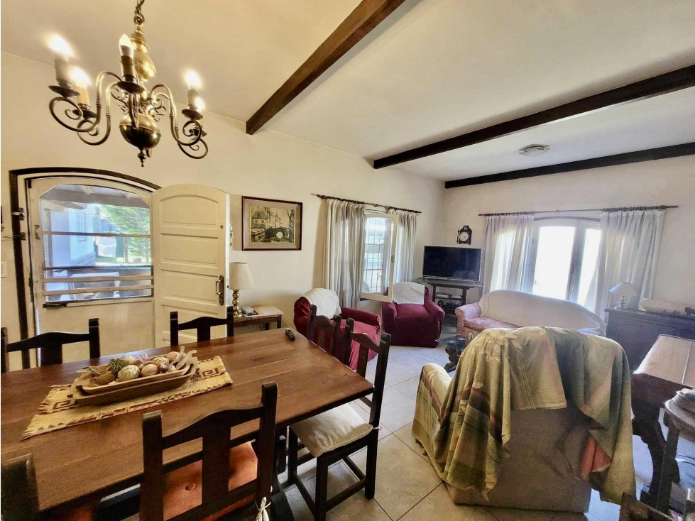 VENTA CASA EN MAR CHIQUITA SOBRE LOTE DE 720 m2 - 5