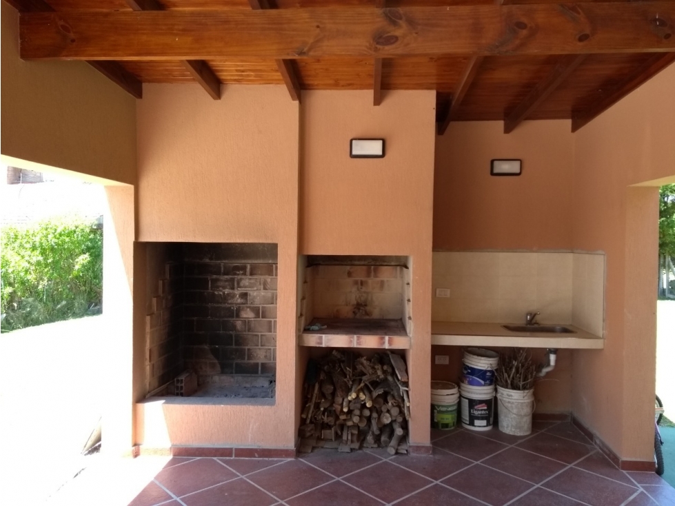 VENTA DE CASA DE TRES AMBIENTES EN MAR CHIQUITA - 3
