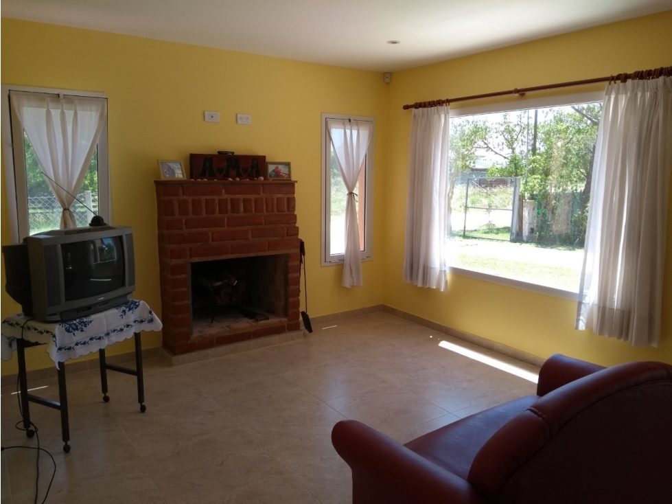 VENTA DE CASA DE TRES AMBIENTES EN MAR CHIQUITA - 4