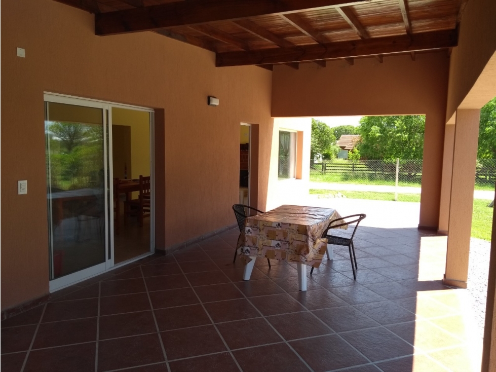 VENTA DE CASA DE TRES AMBIENTES EN MAR CHIQUITA - 2