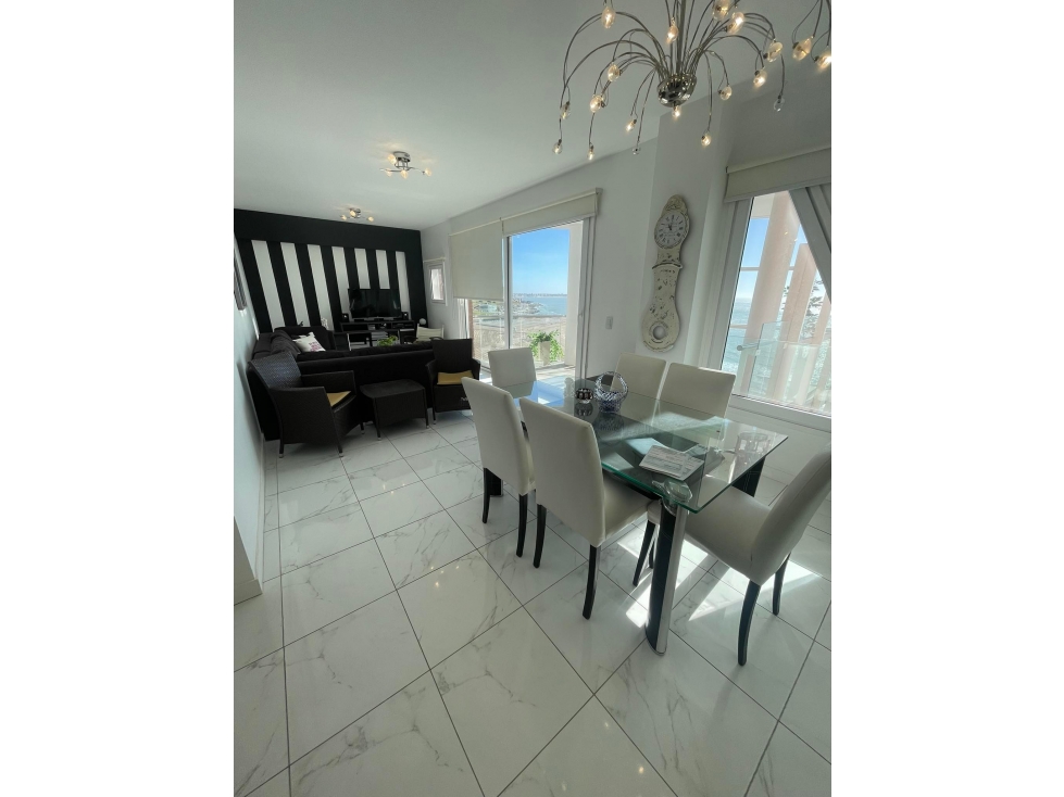 VENTA SEMIPISO 3 AMBIENTES CON COCHERA Y BAULERA FRENTE AL MAR VARESE — foto 5