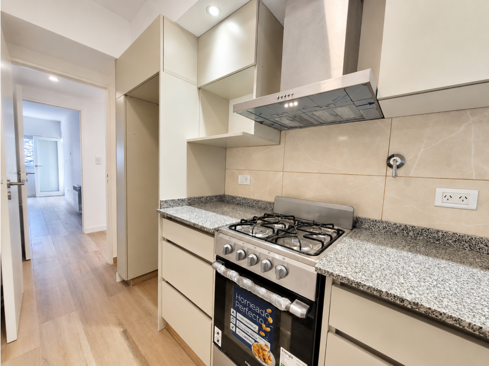 VENTA DEPARTAMENTO 3 AMBIENTES CON BALCÓN SALIENTE COCHERA PLAZA MITRE — foto 5