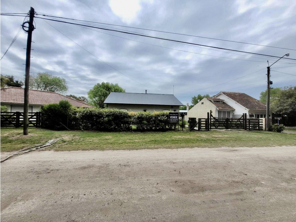VENTA CASA EN MAR CHIQUITA SOBRE LOTE DE 720 m2 - 2