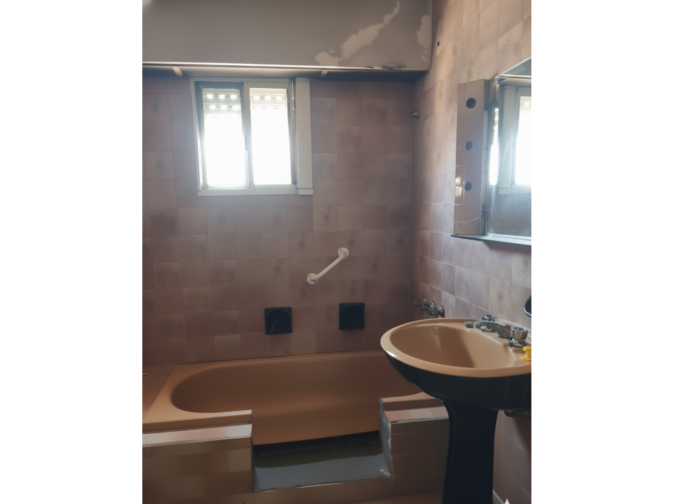 VENTA DE IMPORTANTE LOCAL CON VIVIENDA EN SANTA ROSA - 3