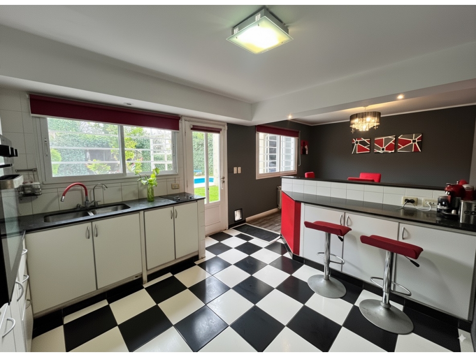 VENTA CASA 4 AMBIENTES CON PILETA EN BARRIO CAISAMAR — foto 4