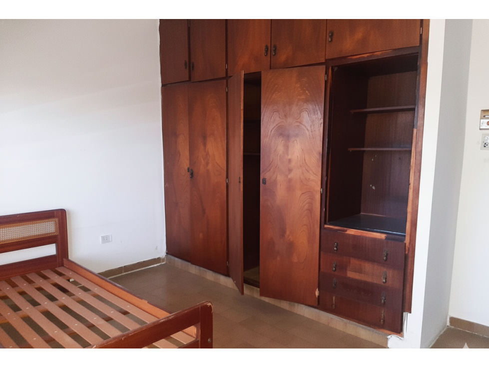 VENTA DE IMPORTANTE LOCAL CON VIVIENDA EN SANTA ROSA - 4