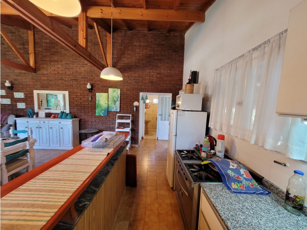 VENTA CASA 3 AMBIENTES CON PILETA Y QUINCHO EN MAR CHIQUITA - 6