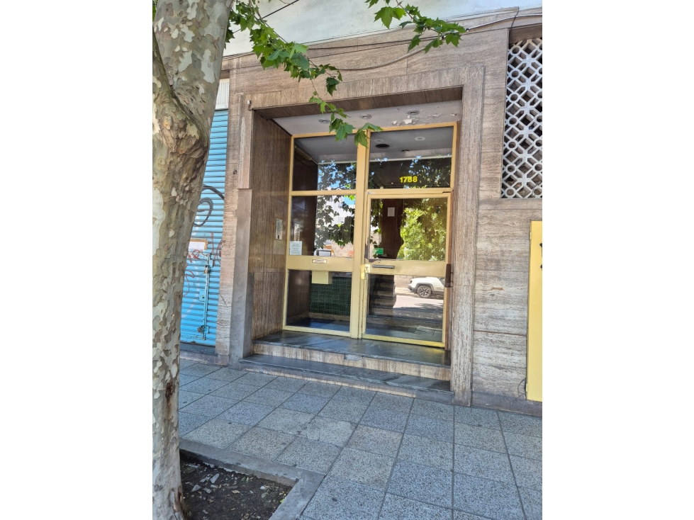 VENTA DE DEPARTAMENTO 3 AMBIENTES CENTRO