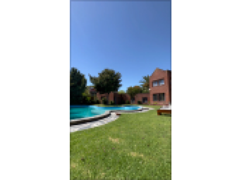 VENTA RESIDENCIA CON PISCINA ESTUDIO DE GRABACIÓN BARRIO LOS TRONCOS — foto 3