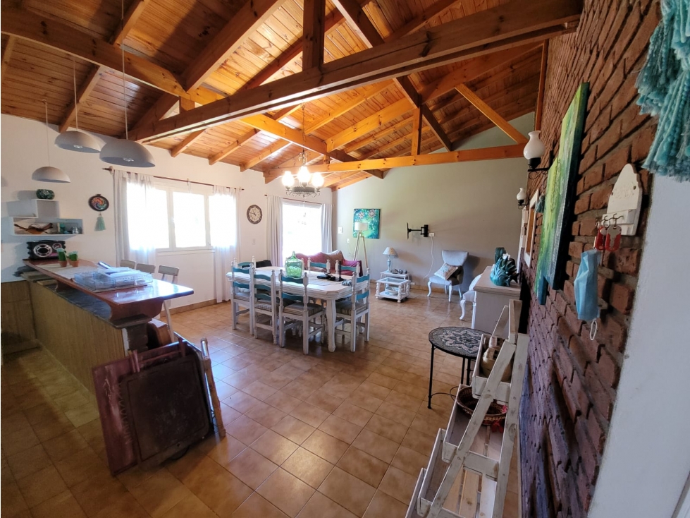 VENTA CASA 3 AMBIENTES CON PILETA Y QUINCHO EN MAR CHIQUITA - 3